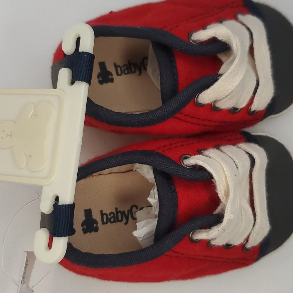 Baby Gap Sneaker size 3-6 months